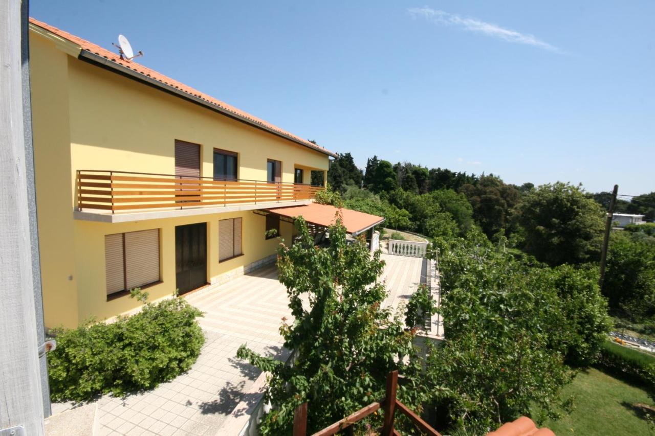 Apartments Suha Punta - Villa Babalonija Kampor Bilik gambar