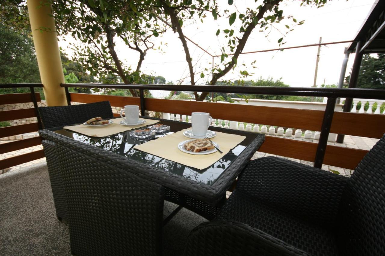 Apartments Suha Punta - Villa Babalonija Kampor Luaran gambar